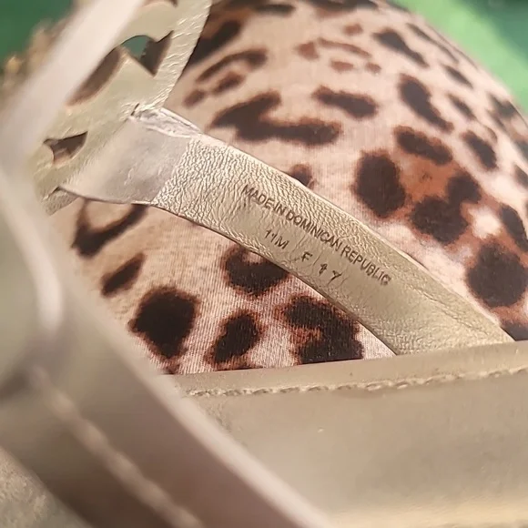 🖤🥰Beautiful Tory Burch Miller Embellished Sandals🖤🥰 - Picture 7 of 11